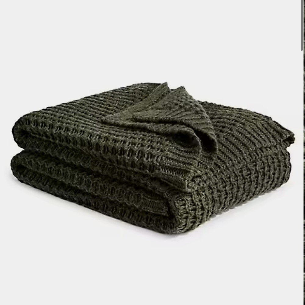 Distinctly Home

Pearson Cable Knit Throw